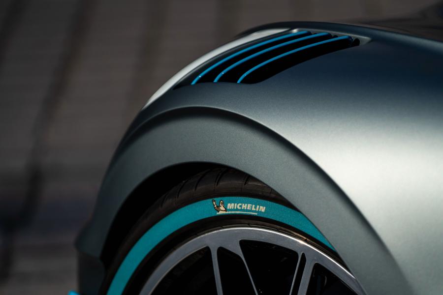 Детали экстерьера Bugatti Divo 2018 года  (фото 37 из 46)